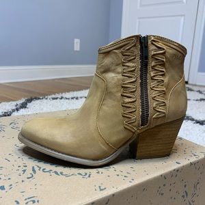 Musse & cloud booties